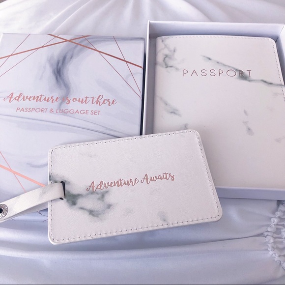 Accessories - Passport & Luggage Set